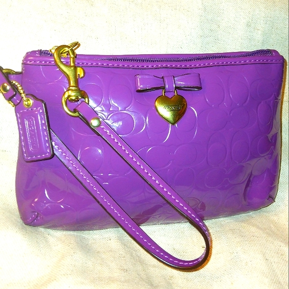 Brand New COACH Purple Iris Signature Liquid Gloss Wristlet - Picture 3 of 16
